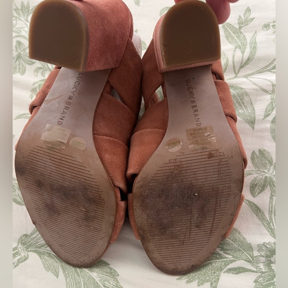 Lucky brand women’s suede heels size 6.5 - Picture 4 of 7